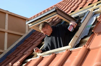 Pose de fenêtres de toit Velux à Charly-Oradour